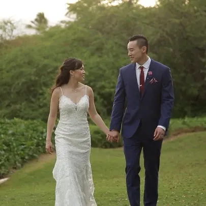 Stunning light and love at this Maui destination wedding celebration. @gannonsmaui #mauiwedding #des…