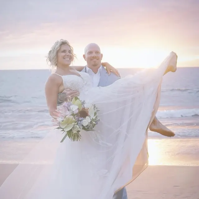 A beautiful & intimate celebration of love at the scenic Wailea Beach Resort 💕. Congratulations to J…