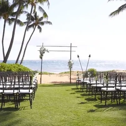 The perfect wedding day at @sugarbeachevents Congratulations Laurie & Alex! @sunyasflowers @pennypal…