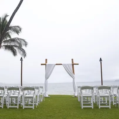 Even on a rainy day we can craft a beautiful wedding film. @5palmsweddings #mauiwedding #mauiwedding…